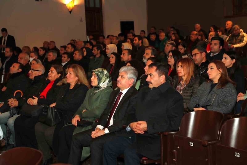 Aşık Veysel, vefatının 50. yıl dönümünde anıldı
