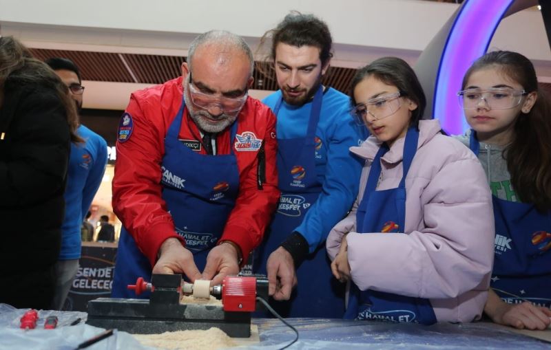 Sandıkçı: “Canik’te teknolojiyi üreten ve geliştiren bir nesil yetişiyoruz”
