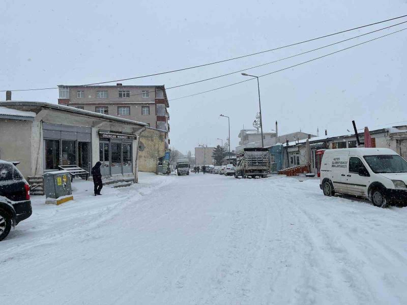 Çiftçiye mutluluk, esnafa çile oldu
