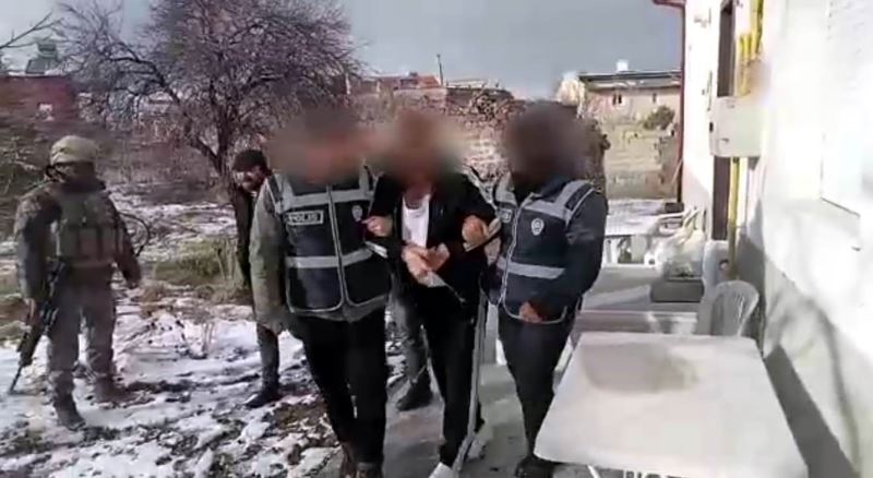 Kayseri polisinden bağ evine özel harekat destekli operasyon
