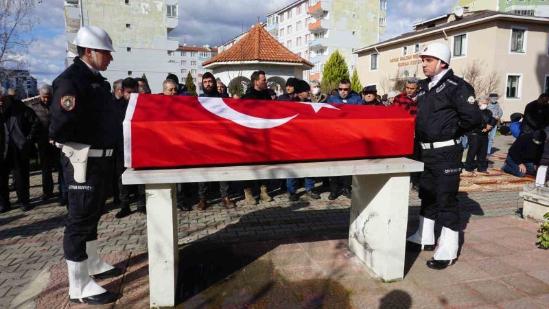 Emekli emniyet müdürü törenle son yolculuğuna uğurlandı
