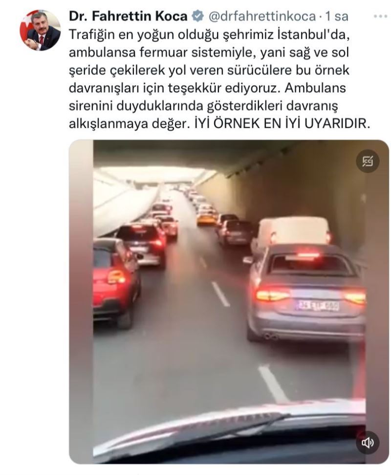 Bakan Koca’dan ambulansa fermuar sistemiyle yol veren sürücülere teşekkür
