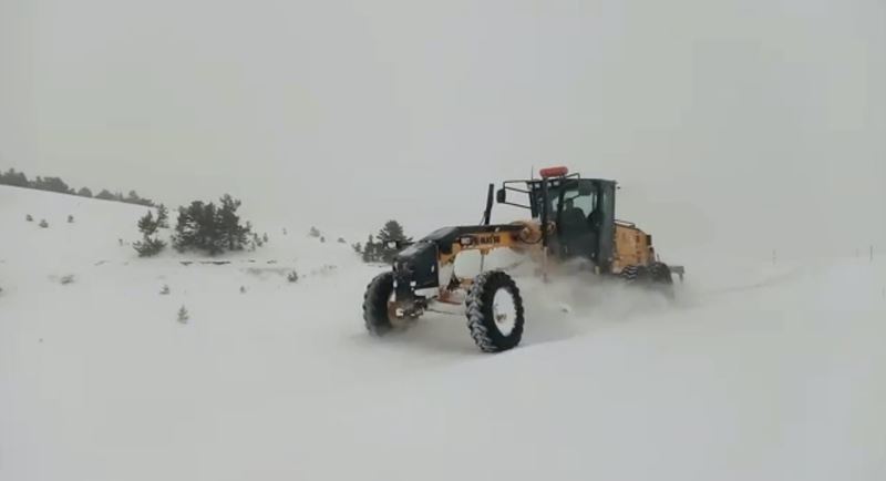 Kapanan köy yolları açılıyor
