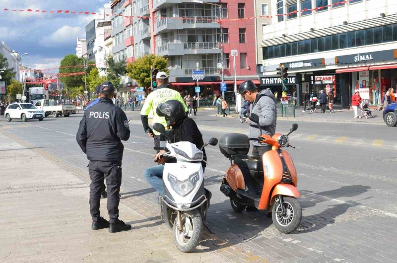 Uşak’ta bin 81 sürücüye para cezası kesildi
