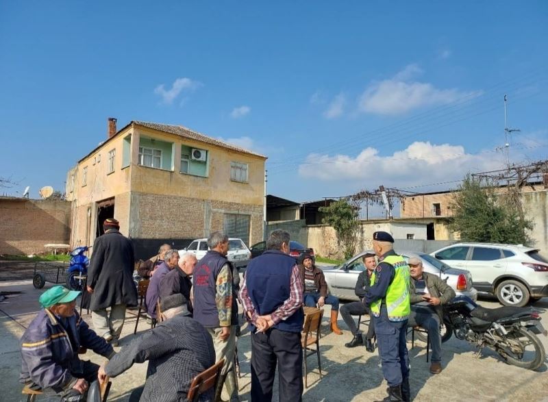 Aydın’da jandarma ekiplerinden traktör sürücülerine yönelik eğitim
