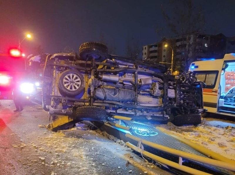 Malatya’da feci kaza: 1’i ağır 2 yaralı
