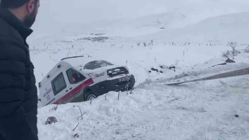 Kars’ta karla mücadele çalışmaları devam ediyor
