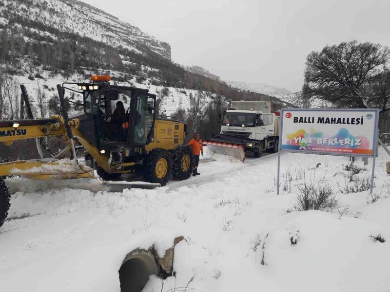 Mut’un yayla mahallelerinde karla mücadele
