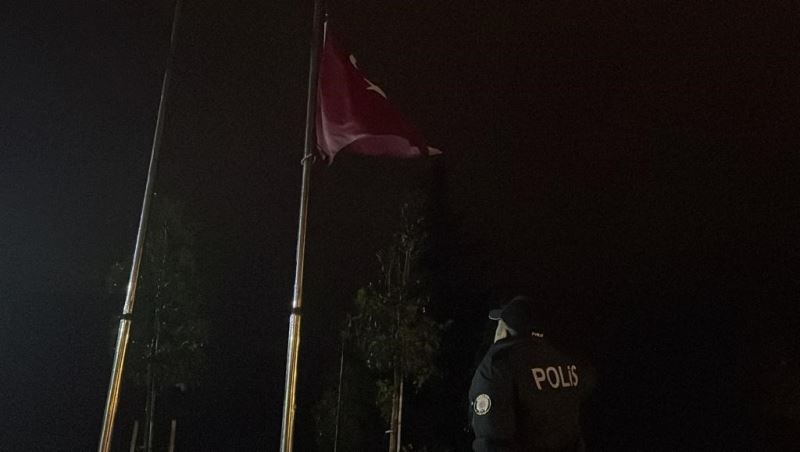 Zonguldak’ta bayraklar yarıya indirildi
