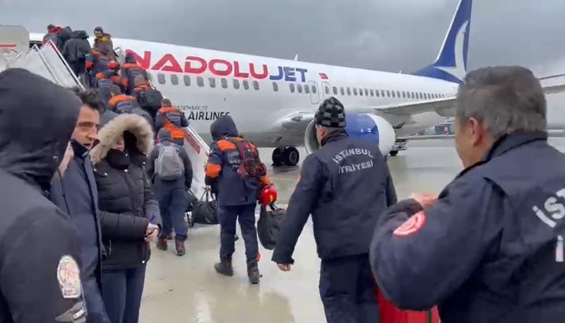 İstanbul’dan bin kişilik ekip deprem bölgesine sevk edildi
