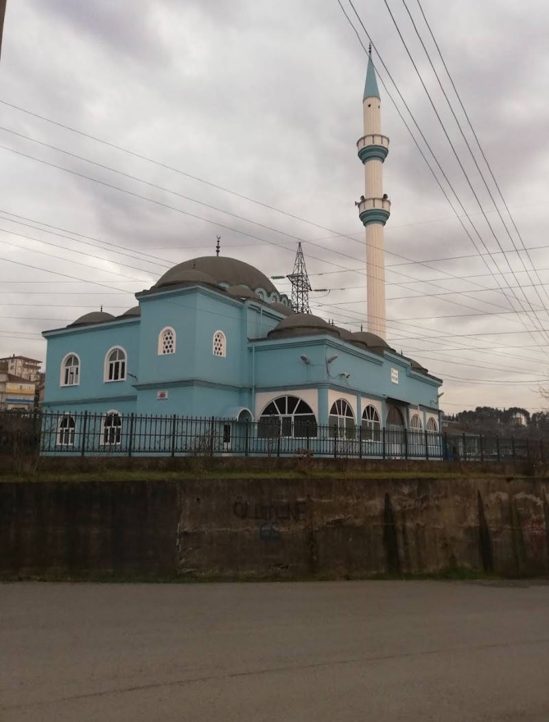 Cami hırsızları yakayı ele verdi
