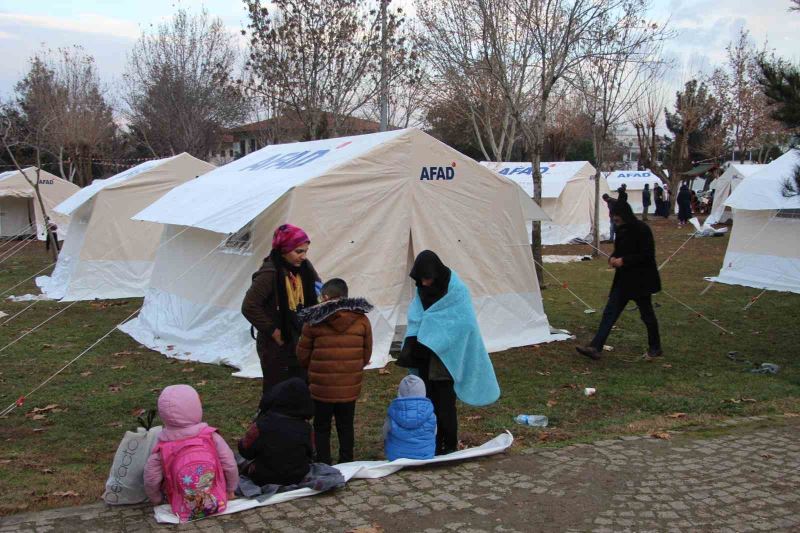 Diyarbakır’da çadır kentler kuruldu
