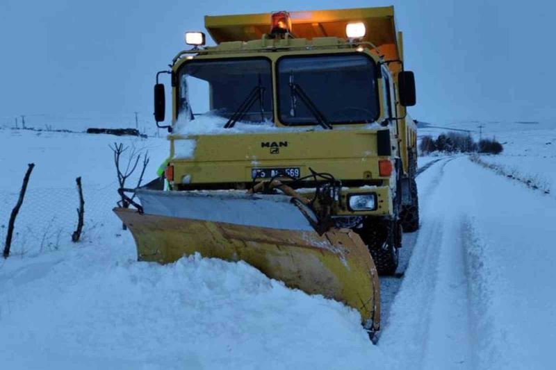 Ardahan’da 13 köy yolu ulaşıma kapandı
