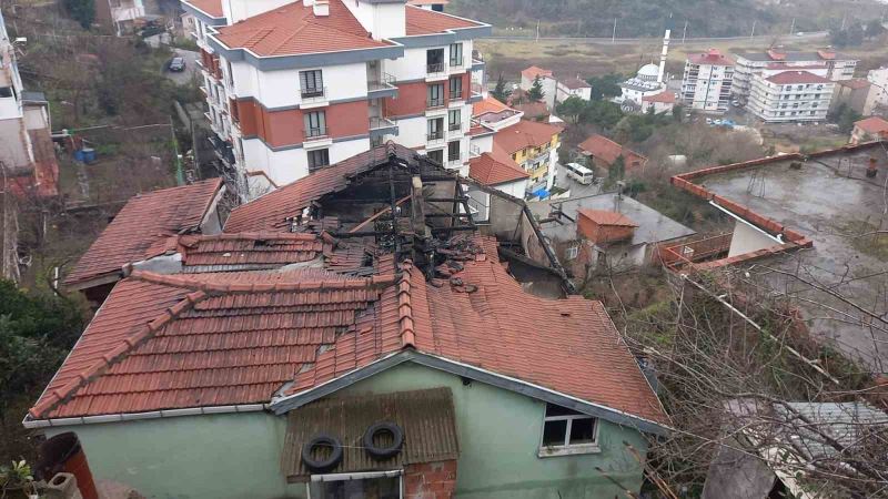 Alevlere teslim olan evde hasar gün yüzüne çıktı
