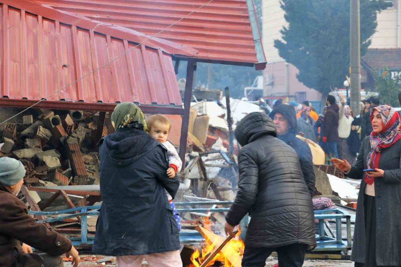 Hatay’daki depremin acı tablosu sabahın ilk ışıklarıyla ortaya çıktı
