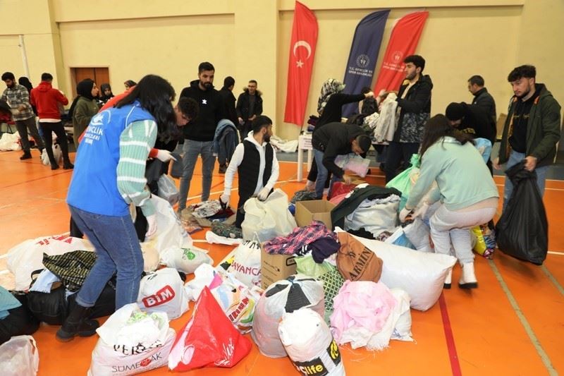 Ağrı Gençlik Merkezi’nden yardım kampanyası
