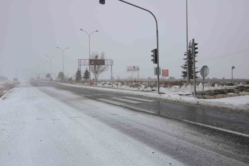 Yardım ekiplerinin kar ve tipideki esaret dolu bekleyişi sona erdi
