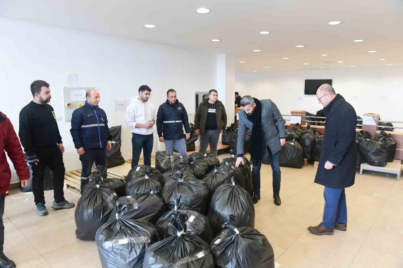 Anadolu Üniversitesi’nde toplanan yardımlar deprem bölgesine ulaştı
