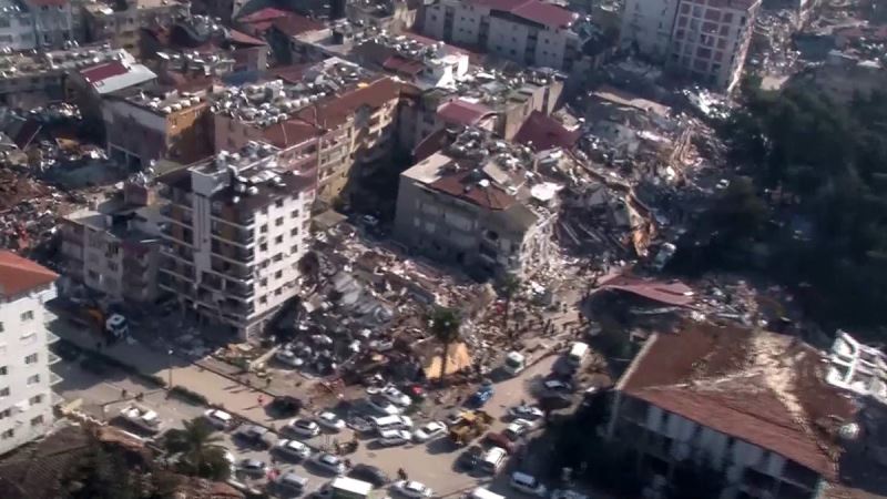 Hatay’daki enkaz yığınları helikopterle havadan görüntülendi
