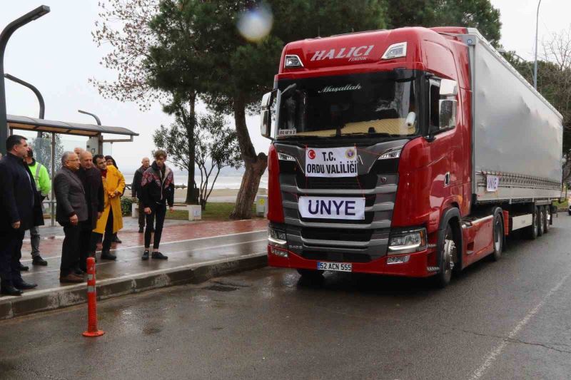 Ünye’den afet bölgesine destekler devam ediyor
