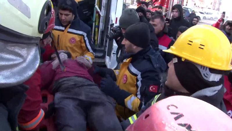 Depremin merkezinden 59 saat sonra güzel haber
