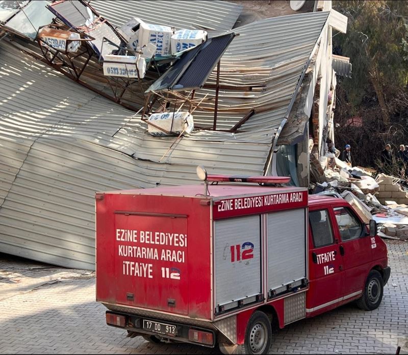 Ezine Belediye Başkanı Güray Yüksel deprem bölgesinde
