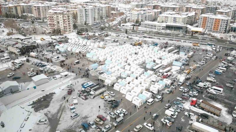 Depremin ardından Malatya’da yaralar sarılıyor
