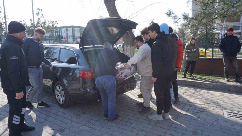 Bu kez alışverişe değil, depremzedelere destek için geliyorlar
