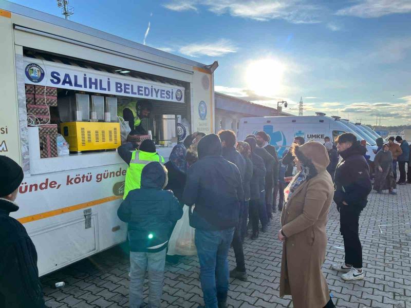 Salihli Belediyesi Adıyaman’da yürekleri ısıtıyor
