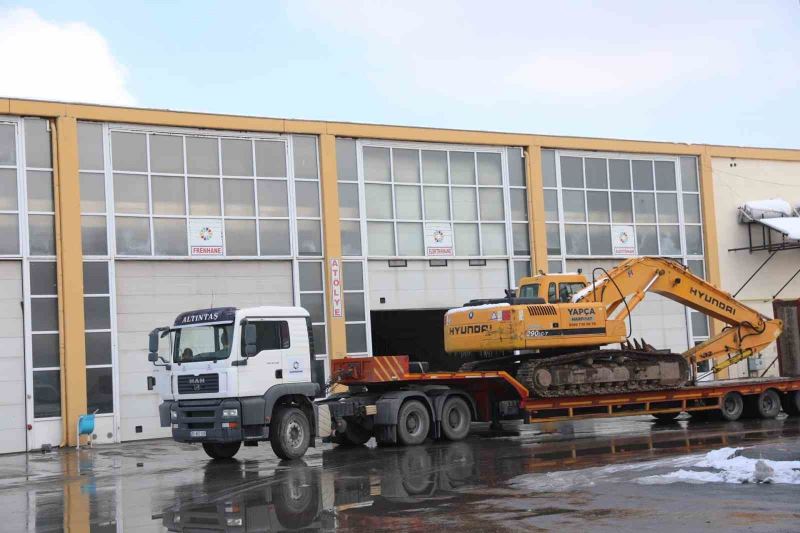 Başkan Çolakbayrakdar: “3’üncü mobil mutfağımız deprem bölgesine yola çıktı”
