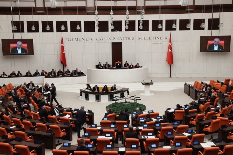 Geçici İşçilere Kadro Düzenlemesini İçeren Kanun Teklifi TBMM Genel Kurulu’nda Kabul Edilerek Yasalaştı