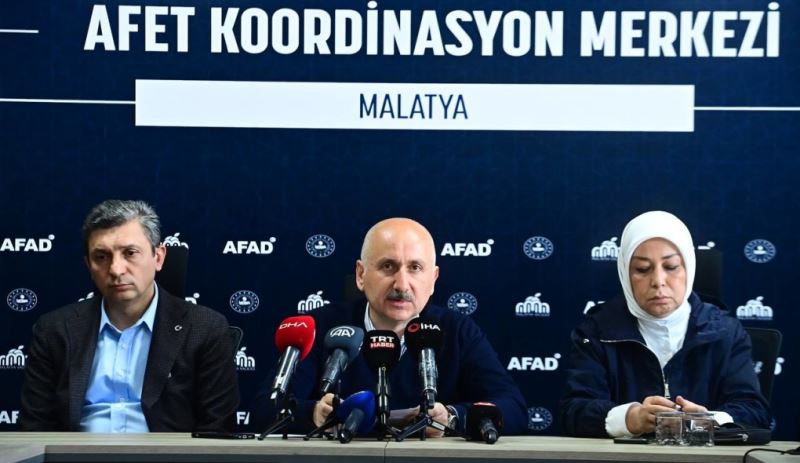 ULAŞTIRMA VE ALTYAPI BAKANI KARAİSMAİLOĞLU: BÖLGEYİ ESKİSİNDEN DE GÜÇLÜ VE GELİŞMİŞ BİR ALTYAPIYLA AYAĞA KALDIRACAĞIZ