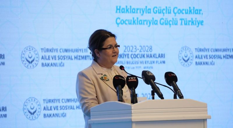 Bakanımız Derya Yanık 