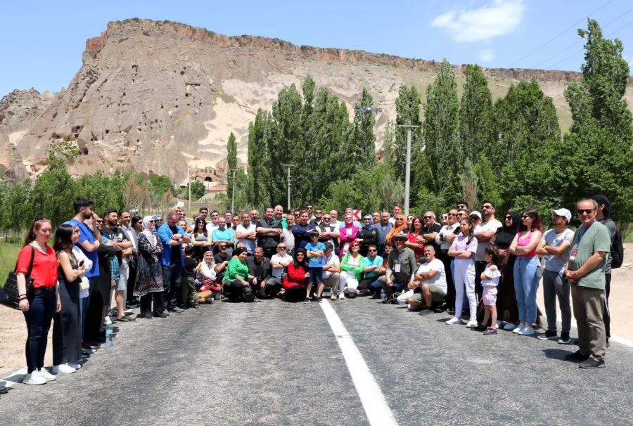 AKSARAY TÜRKİYENİN 81 İLİNDEN GELEN GAZETECİLERE EV SAHİPLİĞİ YAPTI.