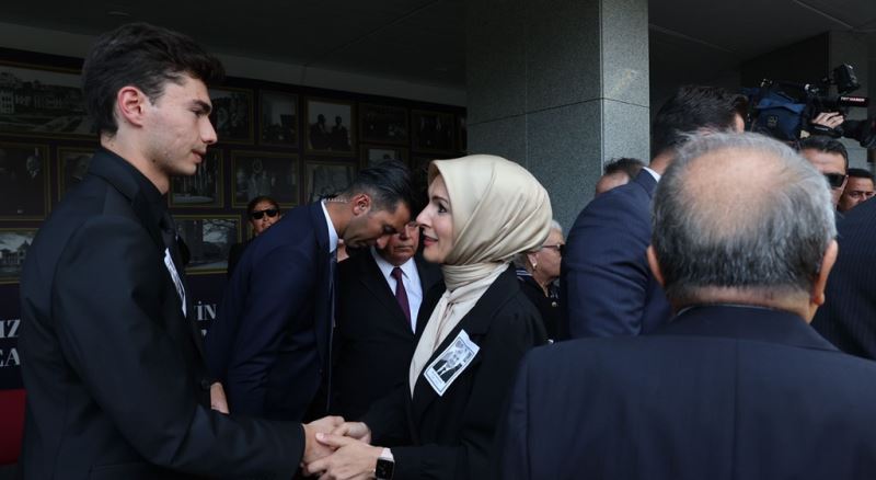 Bakanımız Mahinur Özdemir Göktaş Lizbon Büyükelçisi Karagöz’ün Cenaze Törenine Katıldı